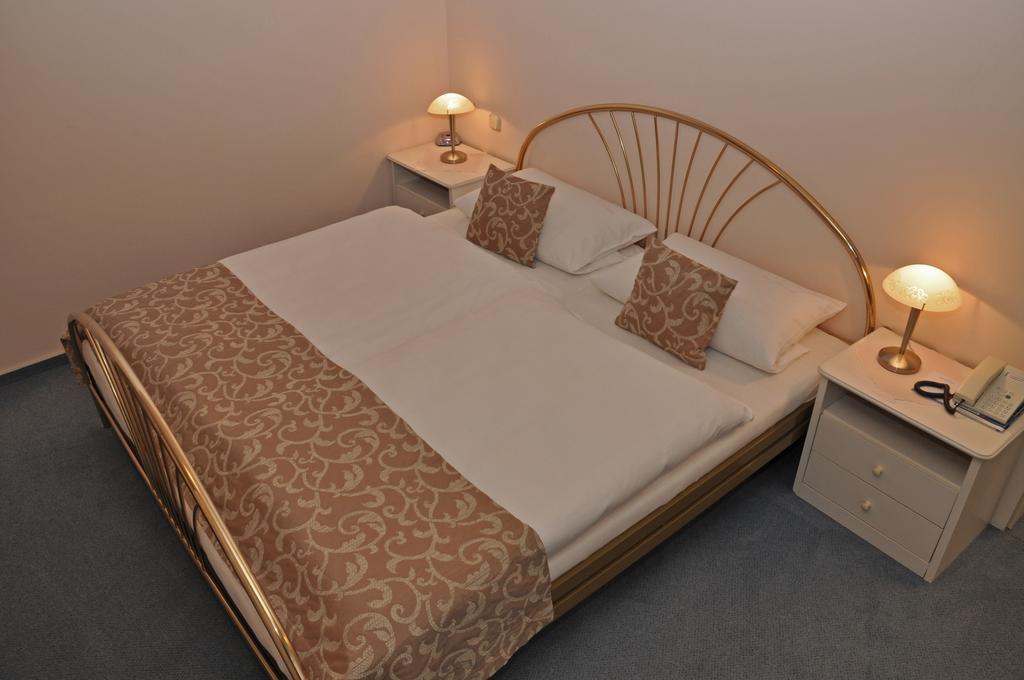 Hotel Garni Kristinenhof Bad Zwischenahn Room photo